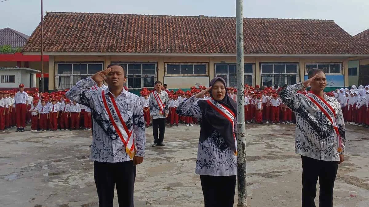 hari guru di sdn gunung lipung