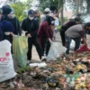 Peduli lingkungan, penanganan tumpukan sampah, generasi z anak muda