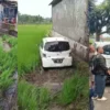 Kecelakaan di tasikmalaya, mobil masuk sawah, pns istri anggota dprd kota tasikmalaya