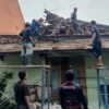 Dua Rumah di Tasikmalaya Ambruk