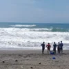 Tenggelam di pantai madasari