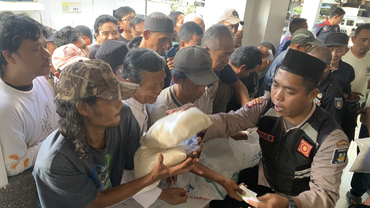 Bantuan beras gratis, dkm masjid agung kota tasikmalaya, dewan kemakmuran masjid, ramadan