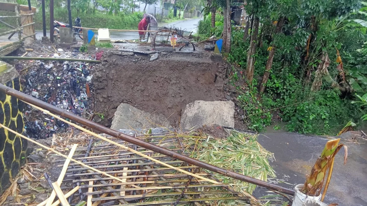 jembatan penghubung dua desa