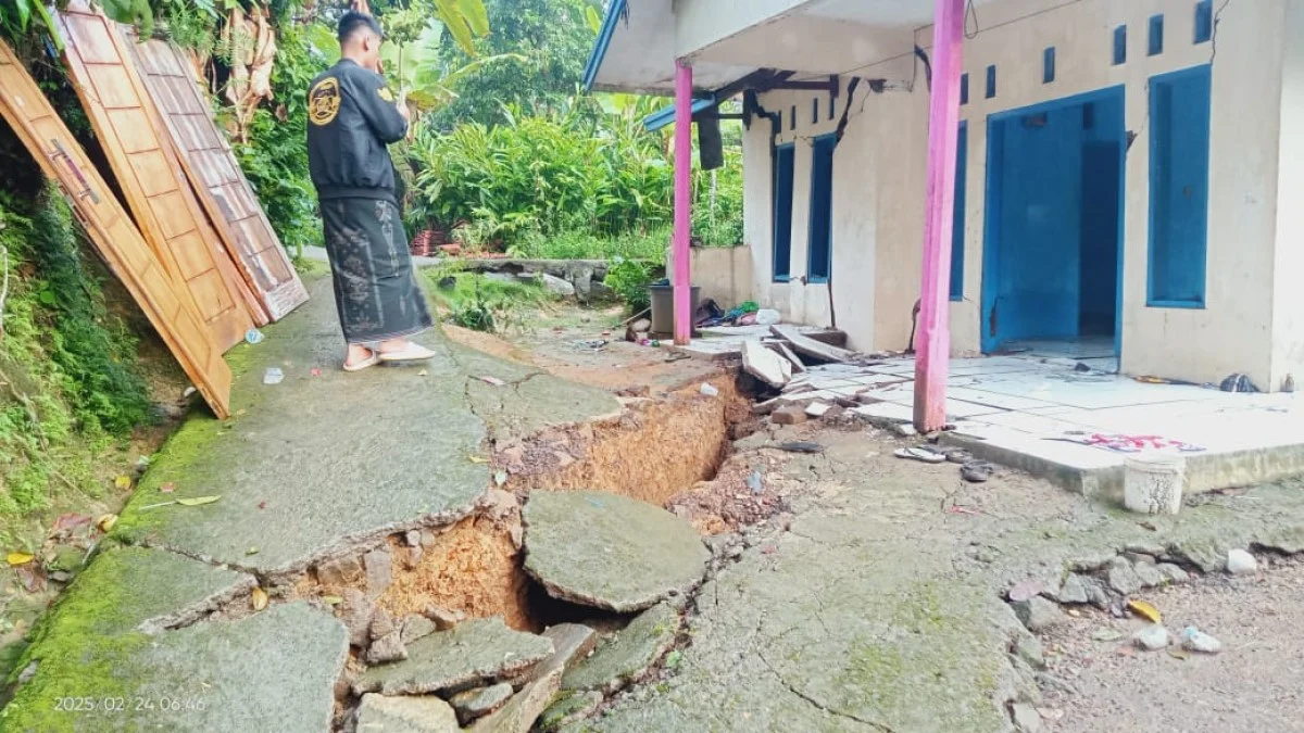 Pergerakan Tanah Cineam