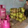 Sulit Membeli Gas 3 Kg di Warung