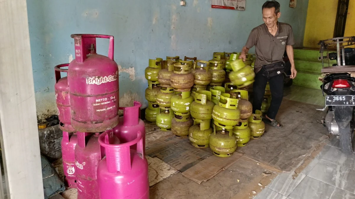 Sulit Membeli Gas 3 Kg di Warung