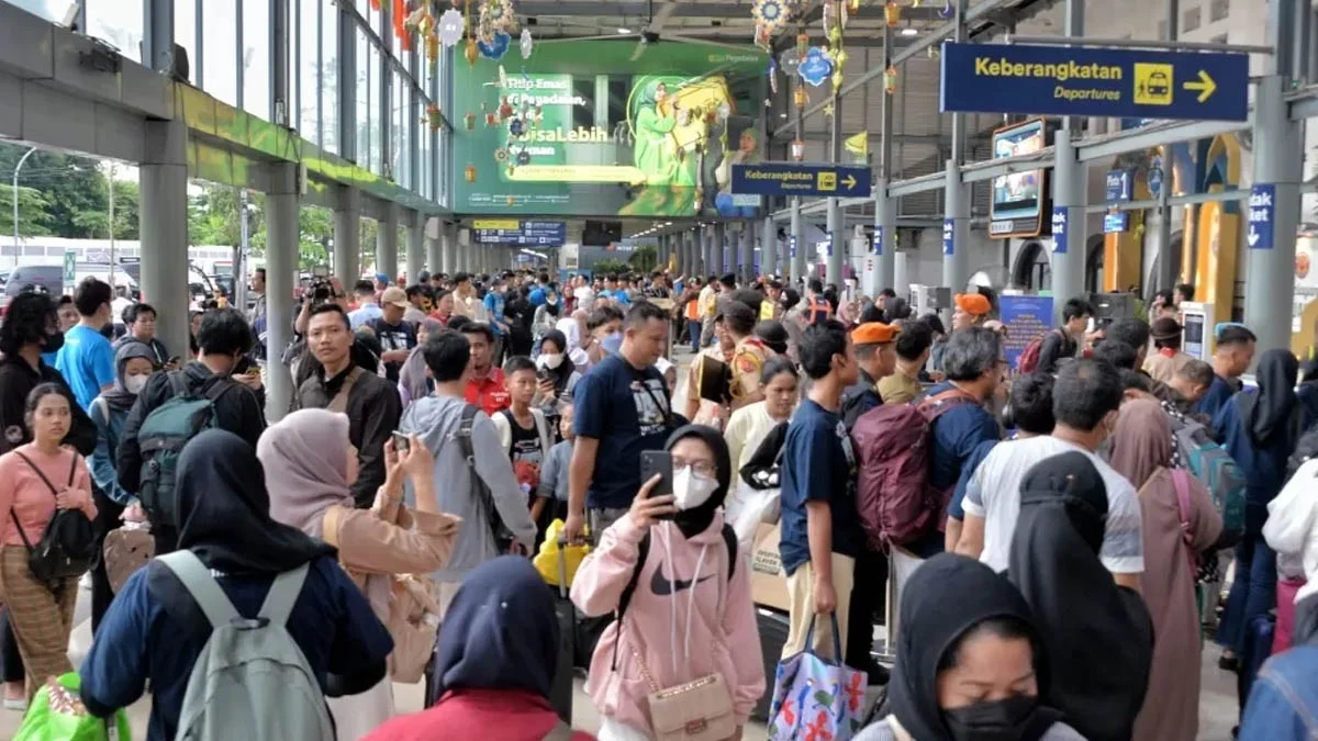 war tiket kereta api mudik Lebaran 2025