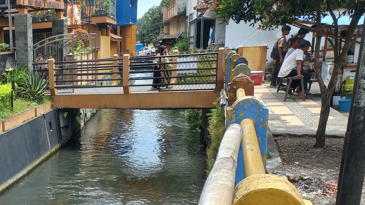 sungai cimulu dan sanitasi buruk di kota tasikmalaya