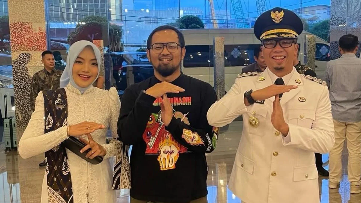 isteri Viman Alfarizi Elvira Kamarrow Putri Facebook