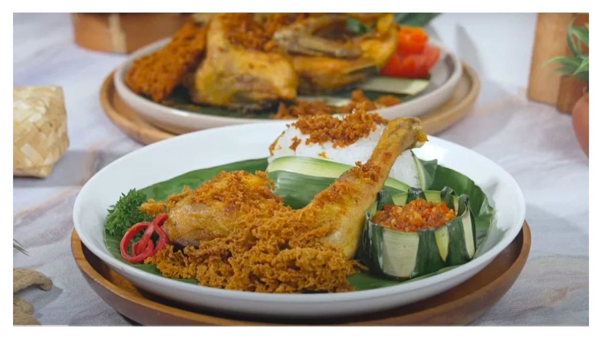 Resep Ayam Goreng Ungkep Bumbu Opor (tangkapan layar Simple Rudy TV)