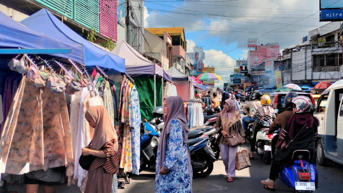 Pasar dadakan Jalan hz mustofa, pemkot tasikmalaya