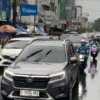 Pasar dadakan jalan hz mustofa, pedagang baju lebaran