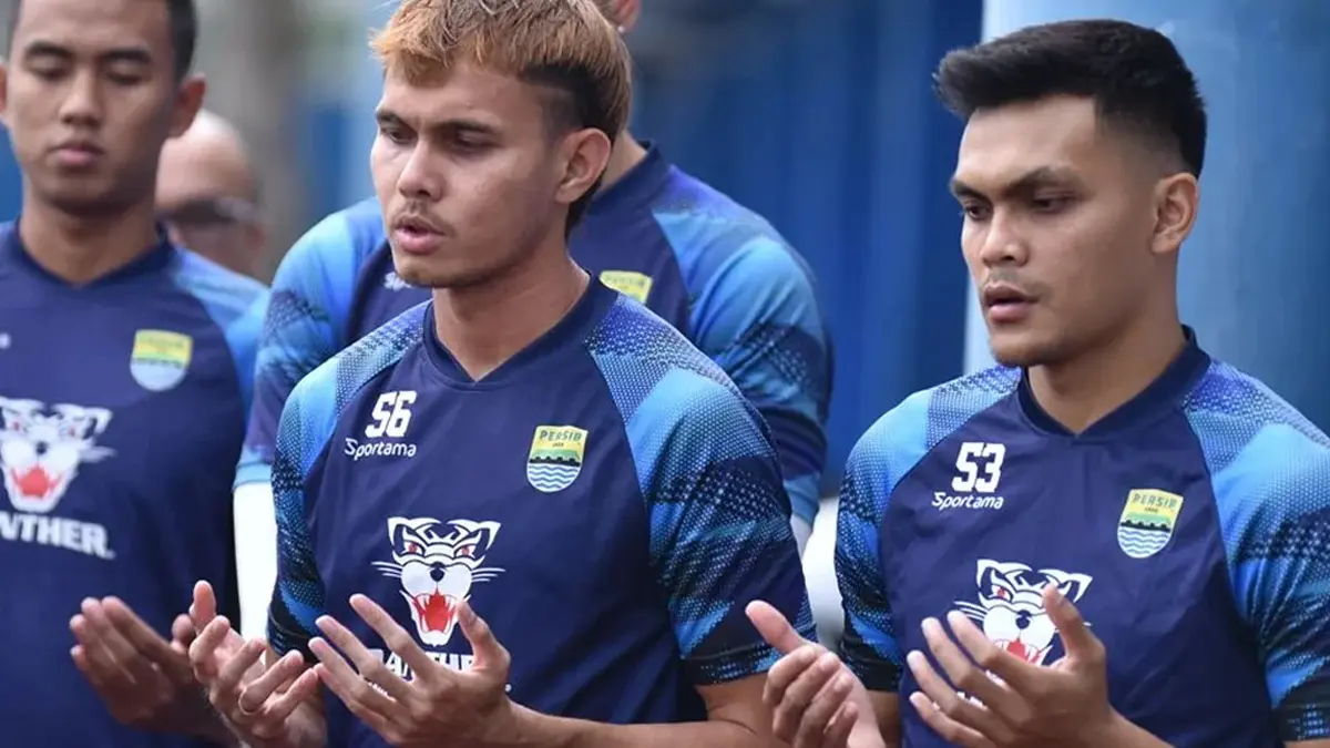 Rachmat Irianto Jadi Gabung Persebaya Surabaya