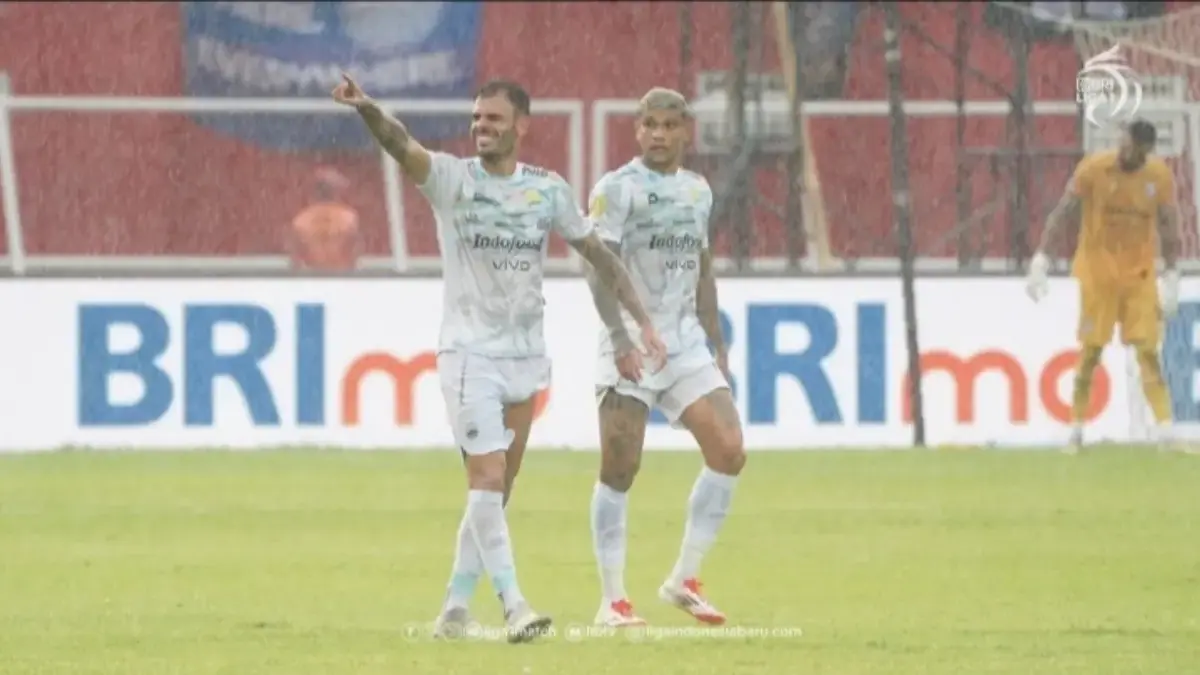 Pemain Persib Ciro Alves-Tyronne del Pino