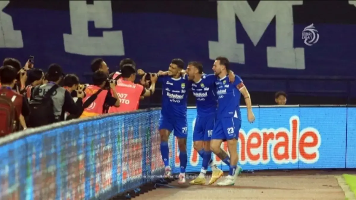 Pemain Persib Ciro Alves, Tyronne del Pino dan Marc Klok