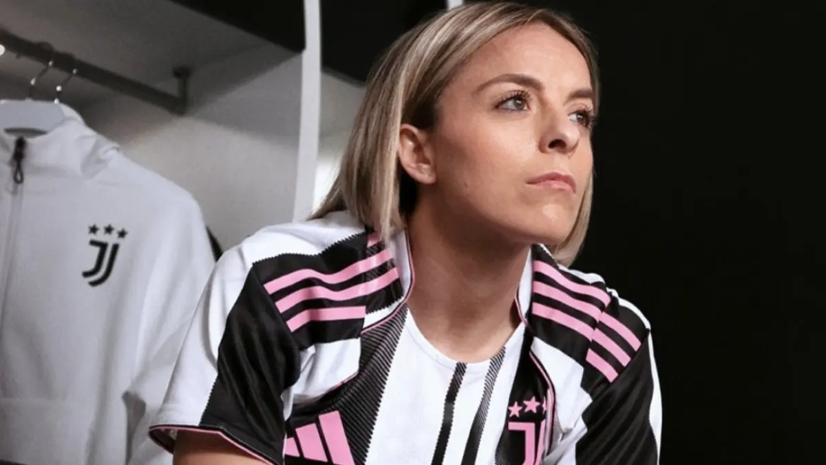 Seragam kandang terbaru Juventus