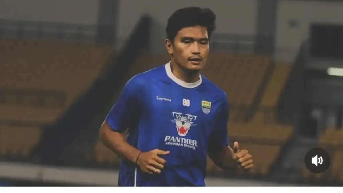 Gelandang bertahan Persib Ahmad Agung