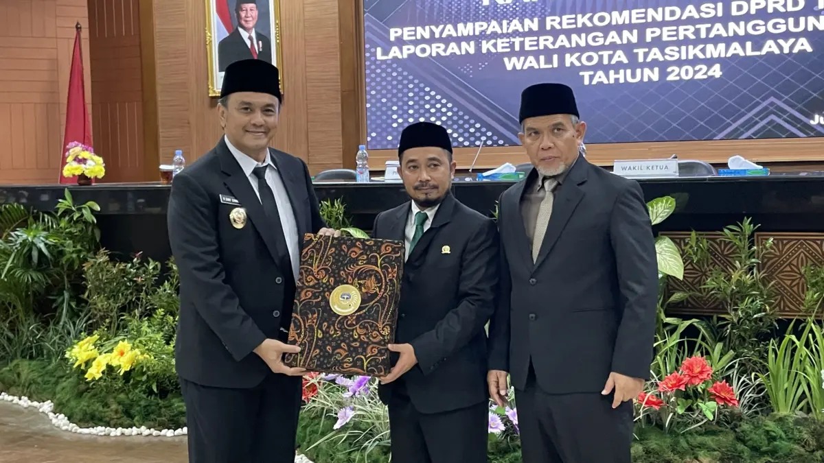 rapat paripurna dprd kota tasikmalaya, jadwal ngaret, tepat waktu,