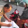 pelaku buang sampah ditilang