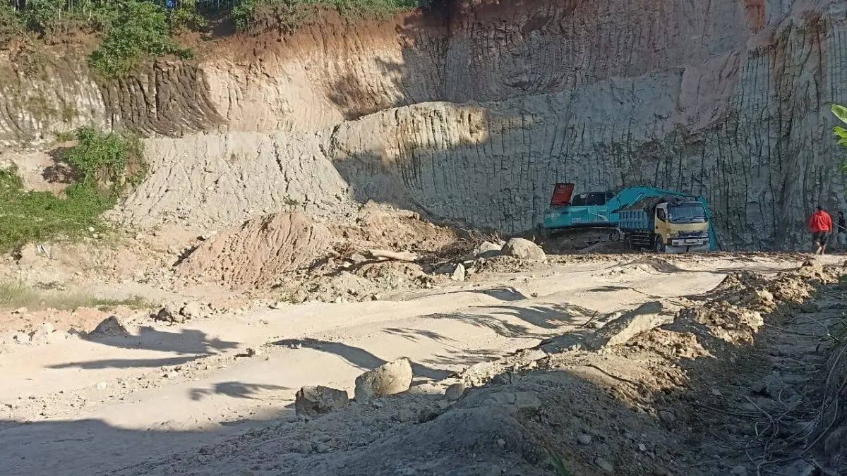 Penarikan Pajak dari Galian C Ilegal di Pangandaran