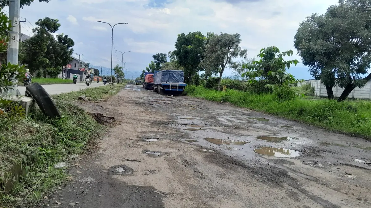 Jalan Anwar Musaddad