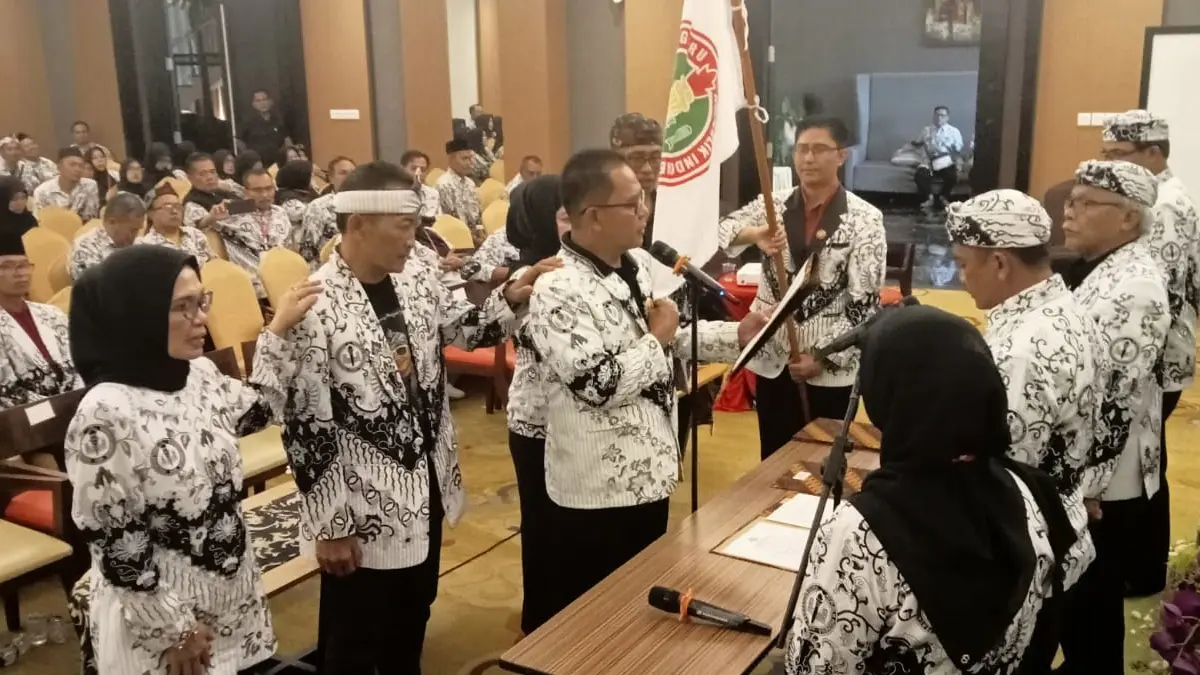 ketua pgri kota tasikmalaya cecep susilawan