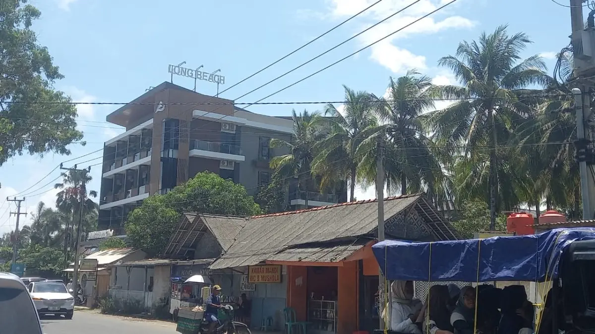 pegawai hotel dan restoran di Pangandaran