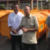 wali kota tasikmalaya viman alfarizi beli dumptruck dan kontainer sampah