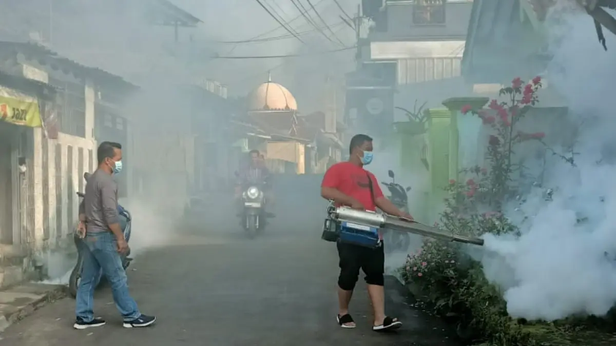 Fogging di Desa Sukaraja Rajapolah Tasikmalaya