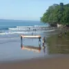 kunjungan wisatawan di Pangandaran