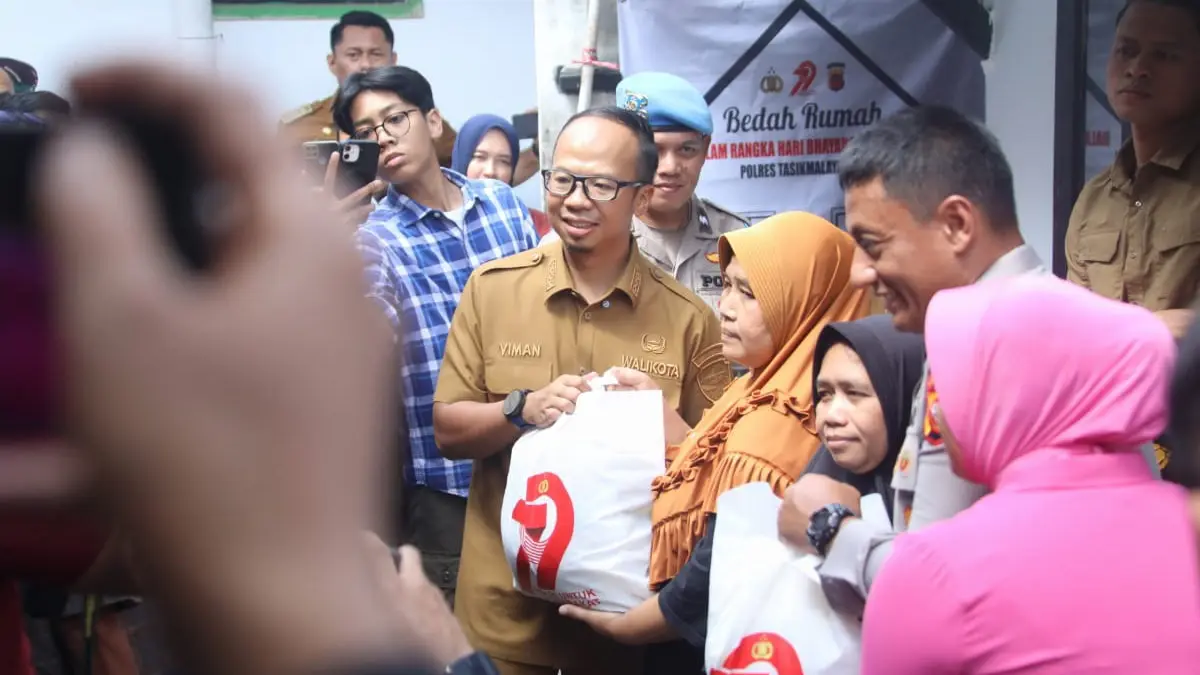 bedah rumah hari bhayangkara polri ke-79