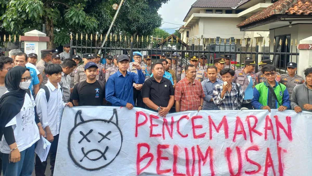 unjuk rasa pencemaran di ciangir tamansari