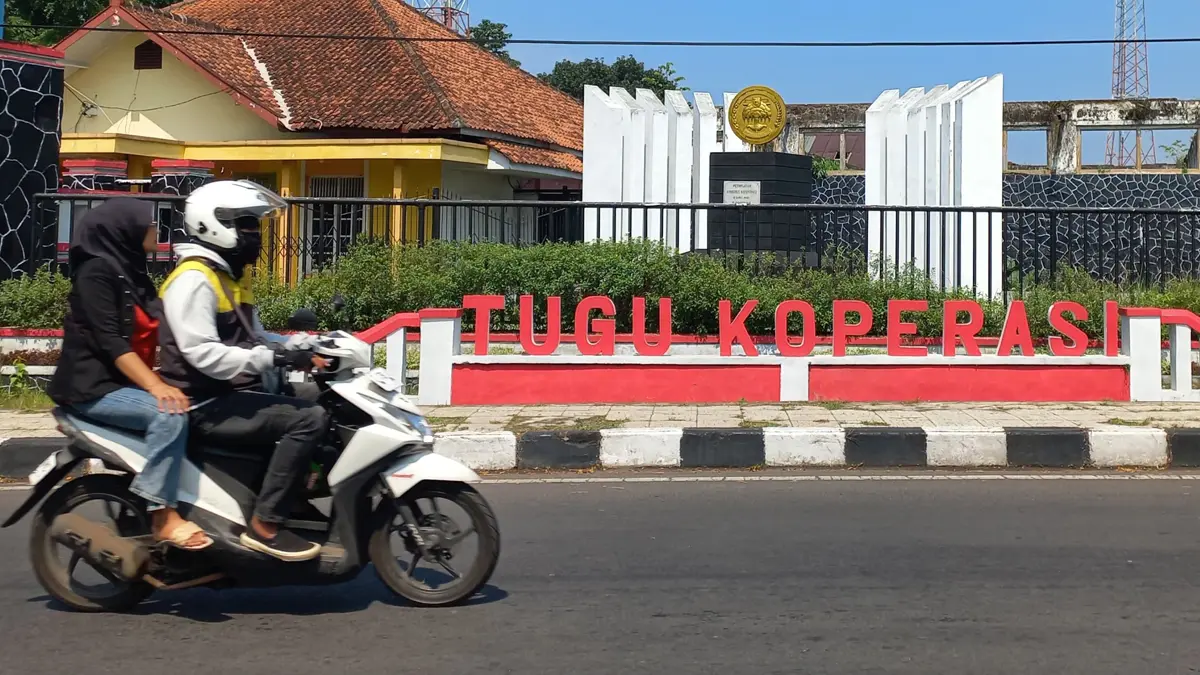 tugu koperasi di kota tasikmalaya