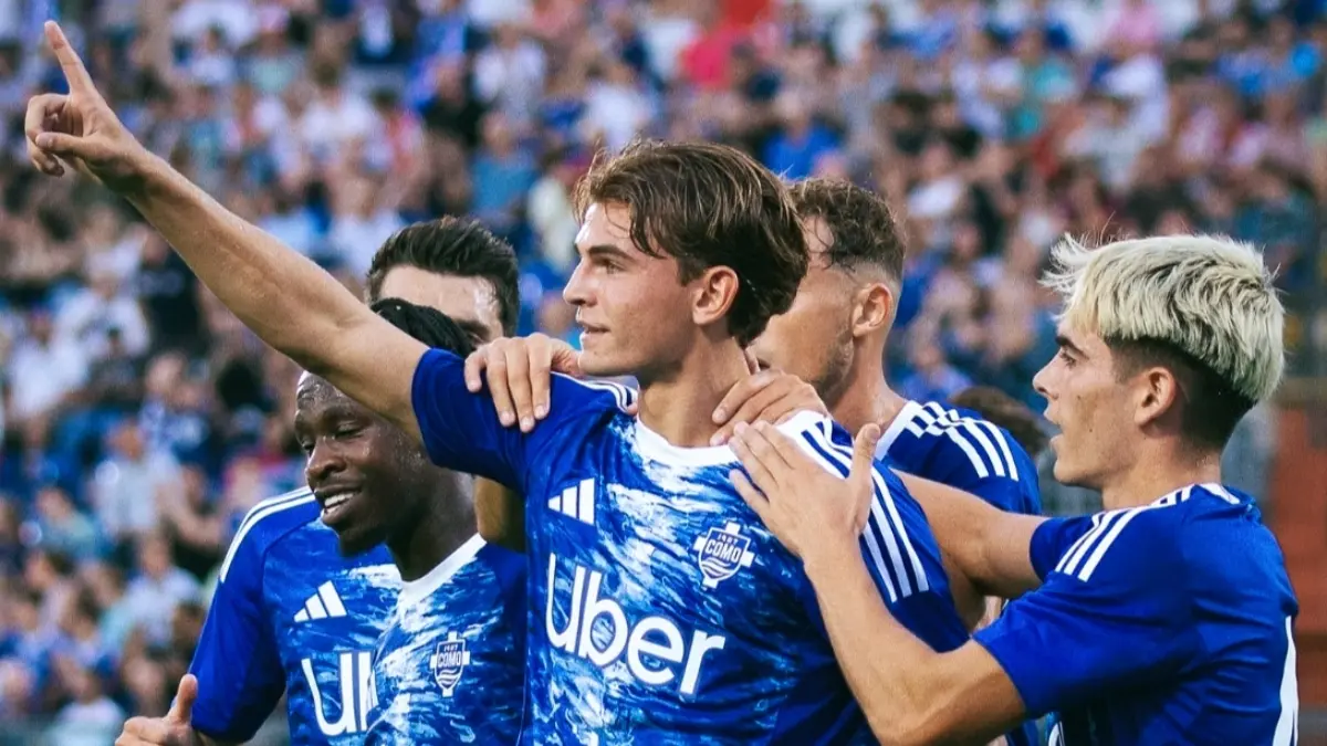 Selebrasi pemain Como usai menundukkan Ajax di laga final Como Cup