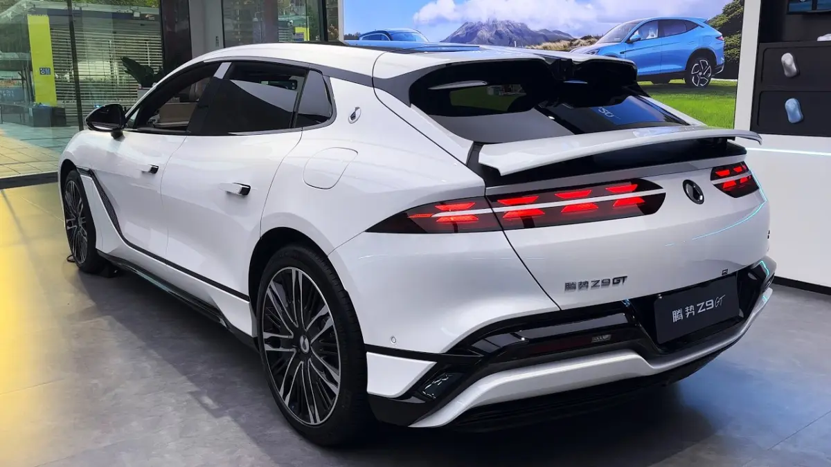 Mobil listrik premium Denza Z9 dan YangWang U9