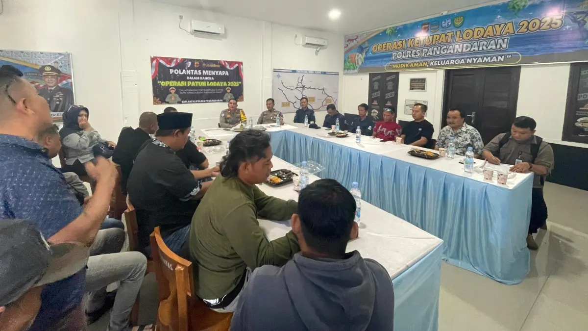 Truk Odol di Pangandaran