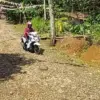 Jalan Rusak di Tanjungjaya Kabupaten Tasikmalaya