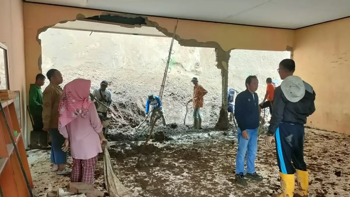 SDN sirnagalih kabupaten tasikmalaya korban longsor