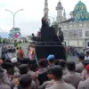 santri di Kabupaten Tasikmalaya unjukrasa soal APBD
