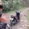 jalan puspahiang-mandalasari rusak parah