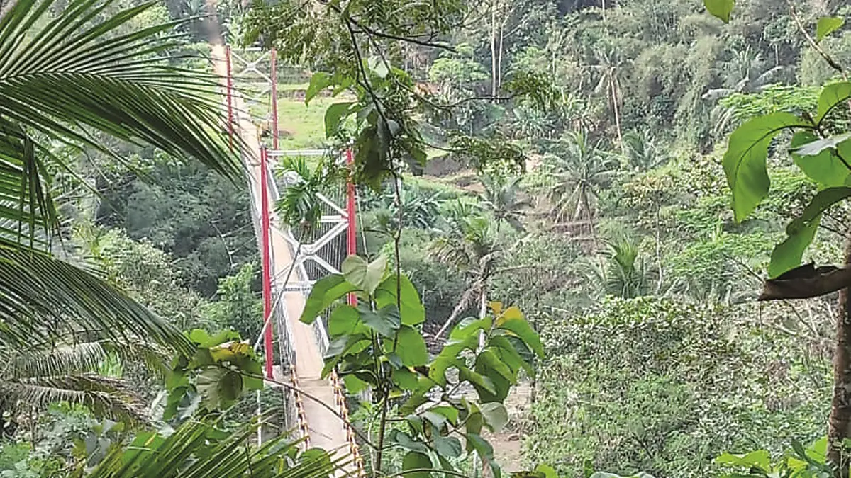 Jembatan gantung sukamenak kota tasikmalaya