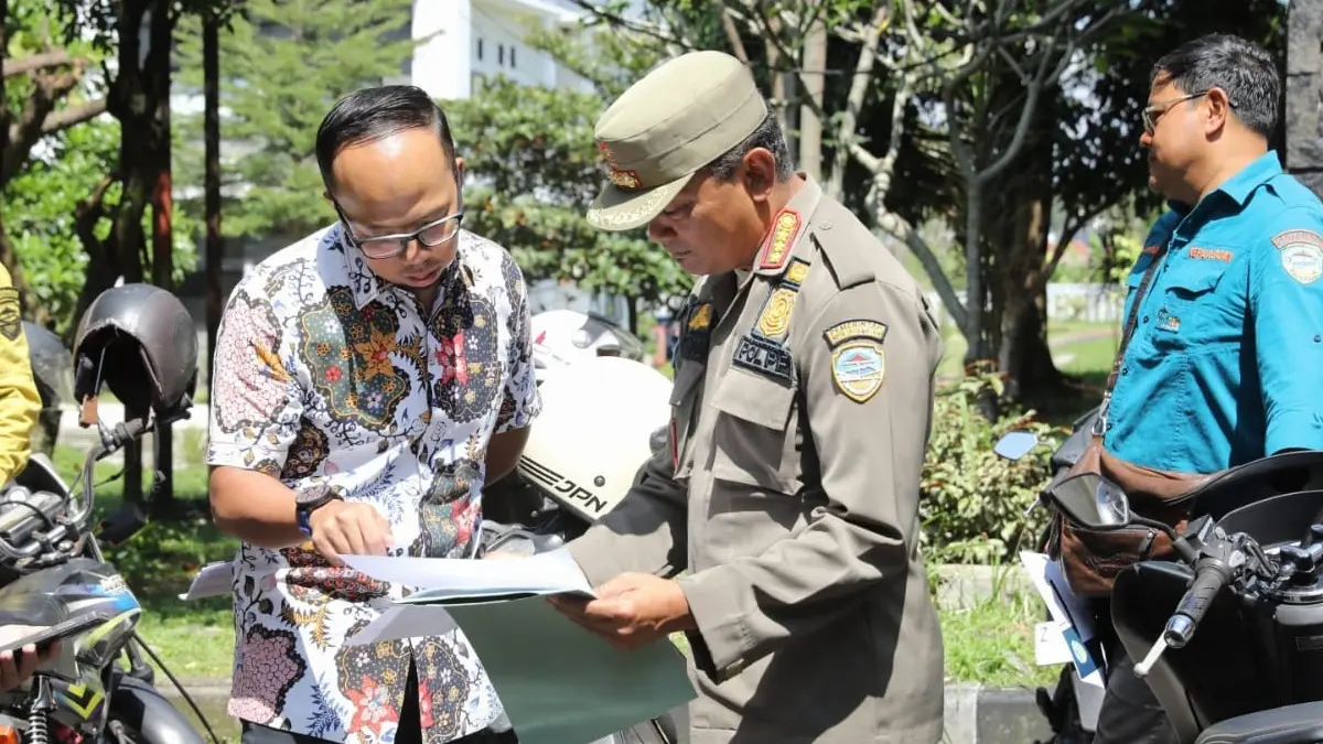 kendaraan dinas pemkot tasikmalaya belum bayar pajak