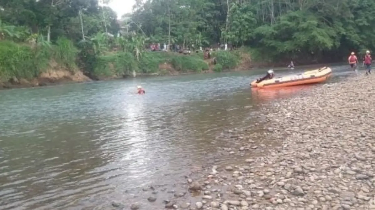 perempuan hanyut di Sungai Citanduy
