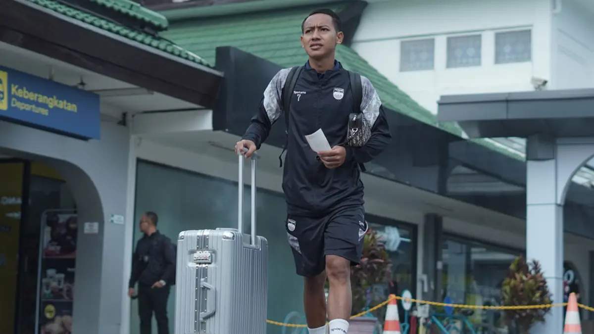 Beckham Putra Terbang ke Surabaya Bareng Thom Haye dan Marc Klok