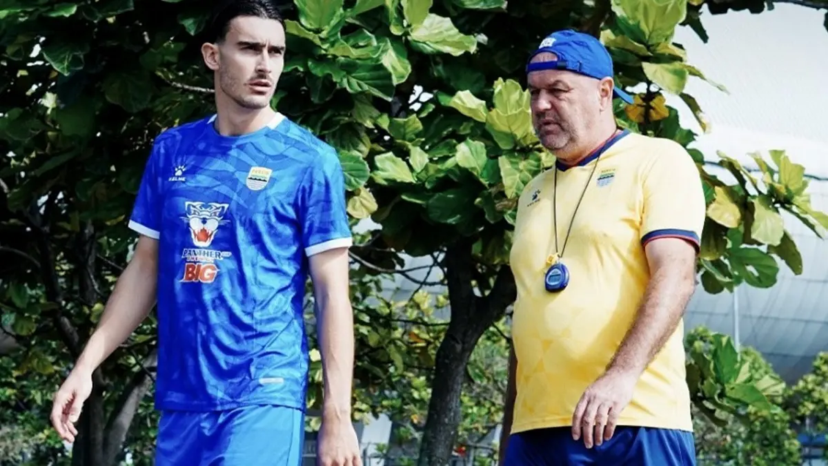 Cara Bojan Hodak Taklukkan Para Pemain Bintang di Persib