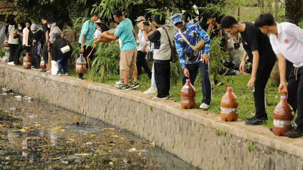 sampah di dadaha kota tasikmalaya
