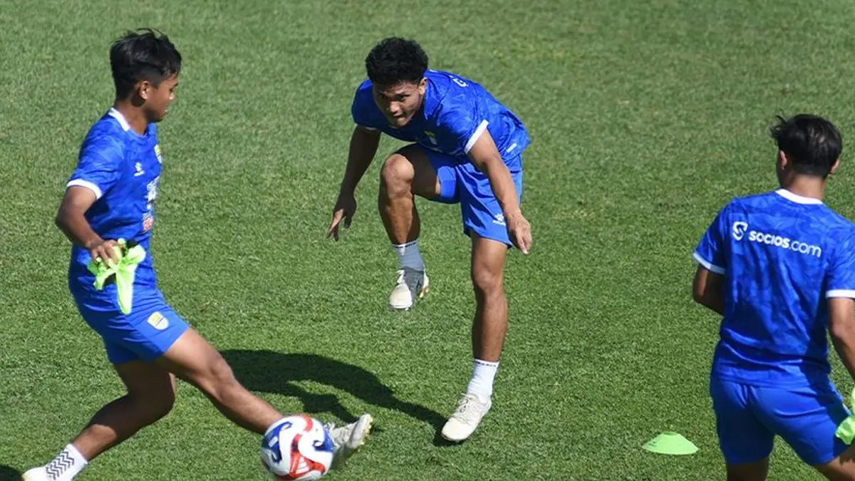 Bocah Ajaib Persib 18 Tahun Ini Siap Saingi Kakang Rudianto dan Robi Darwis