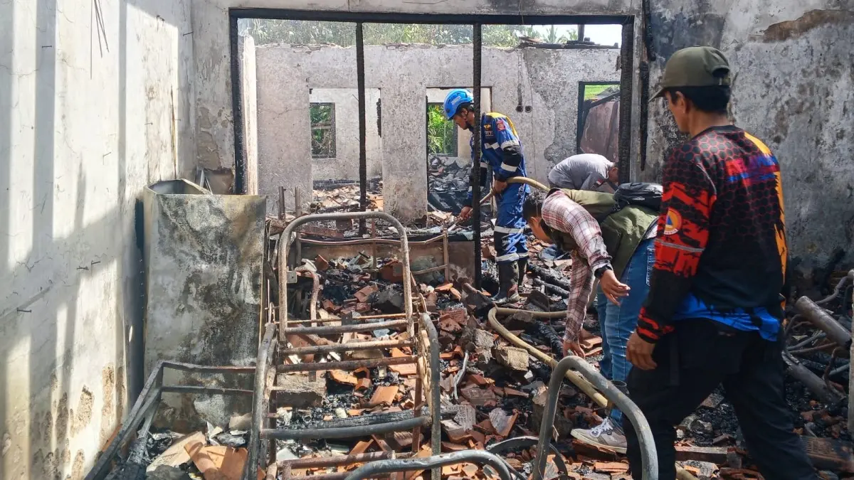 Enam Keluarga di Singaparna Kehilangan Rumah