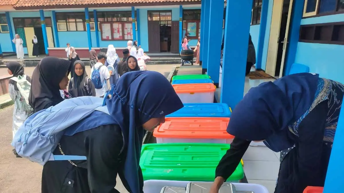 variasi menu MBG di SMPN 1 Sindangkasih Ciamis