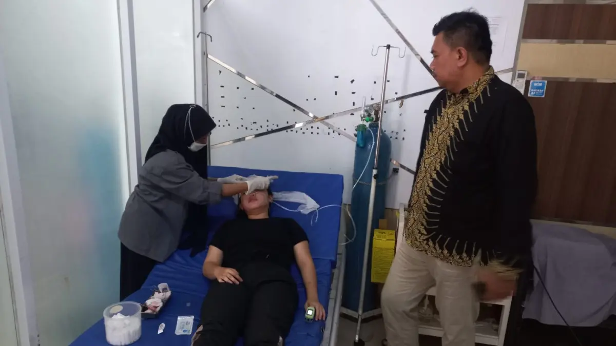 Rombongan Mobil Atlet Gulat Tabrakan